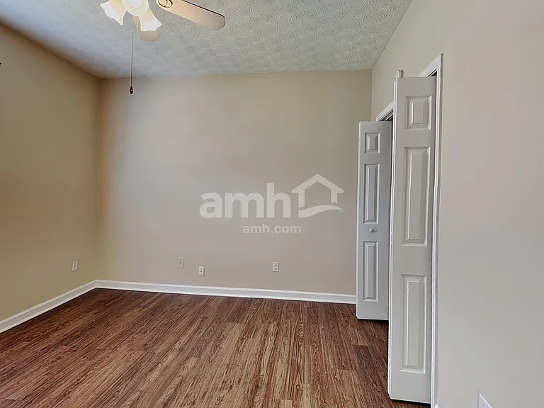 136 Spring Meadows Ave — Photo 13