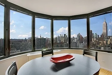 Rented by R New York