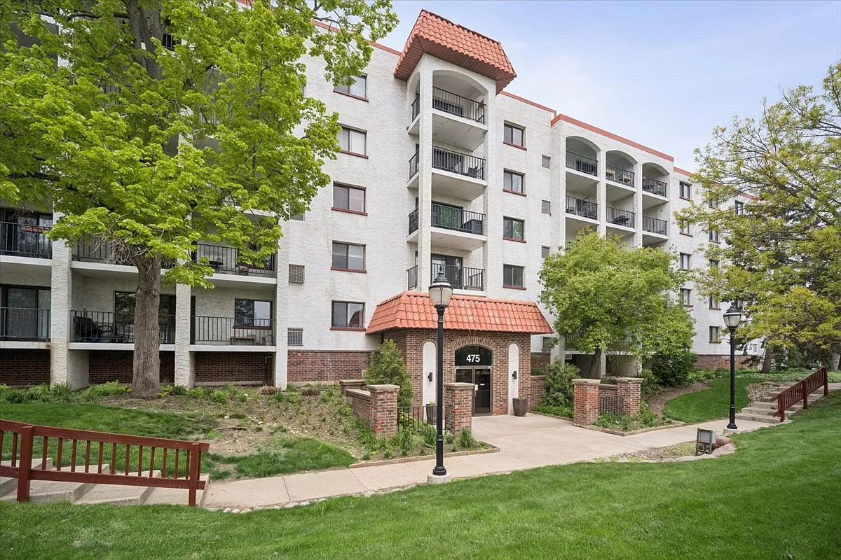 2 bed, 1365 sqft, $2,000 — Photo 1