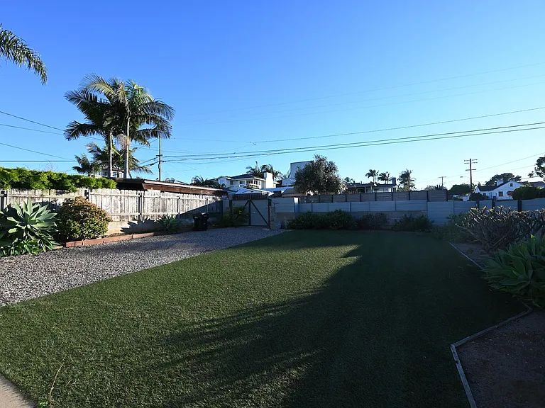 4493 Newport Ave — Photo 18