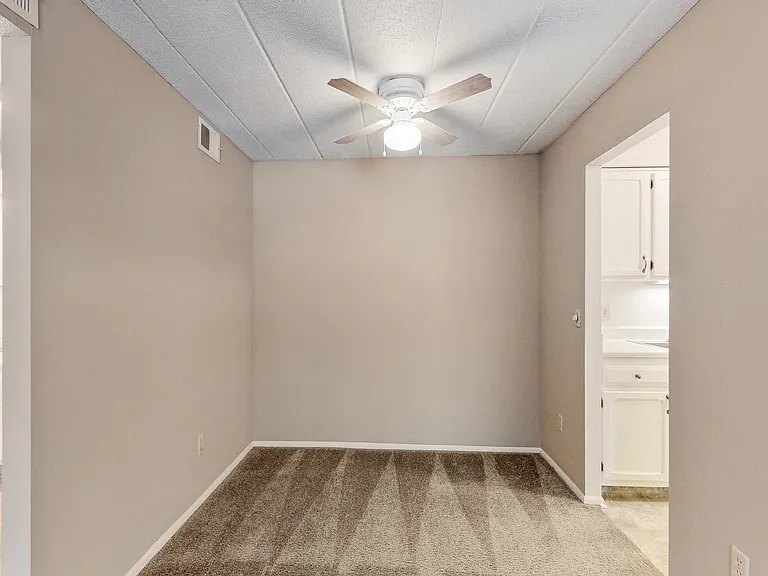Montclair Place — Photo 14