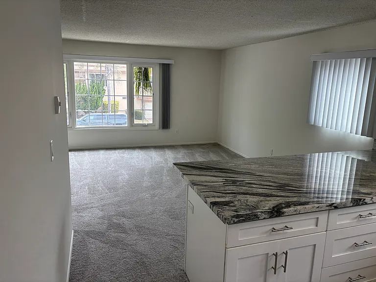 1004 Ocean Ave #A — Photo 4