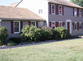 1 Garrett Dr, Westford, MA 01886