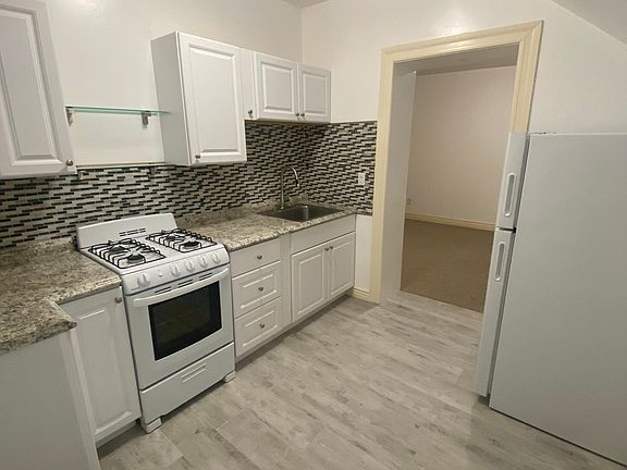 5th image of 1595 Clay St APT 7