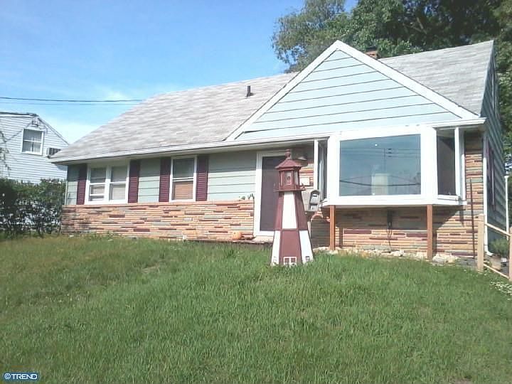 2nd image of 437 Dickinson Rd