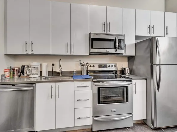 2017 Spruce St APT 1MR, Philadelphia, PA 19103