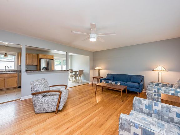 2nd image of 37275 N Hillside Dr