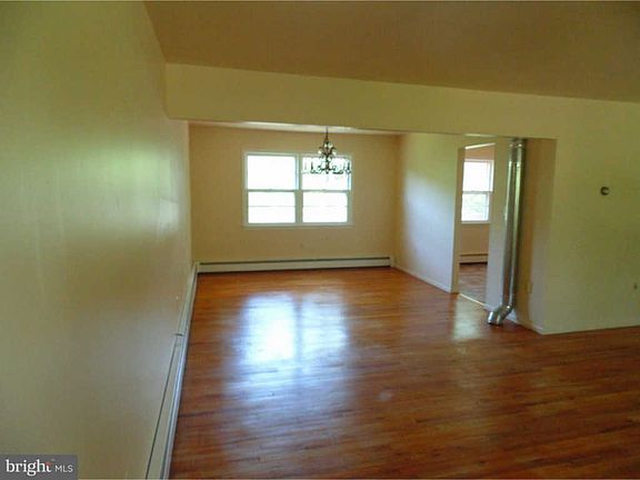 5th image of 69 Arlington Ave