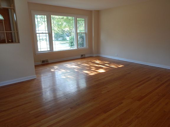 3rd image of 413 Newberry Ave