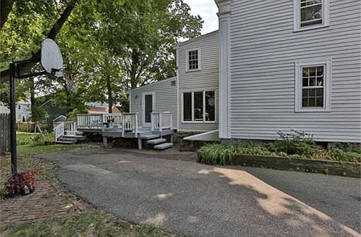2nd image of 2 Merrimac Ct