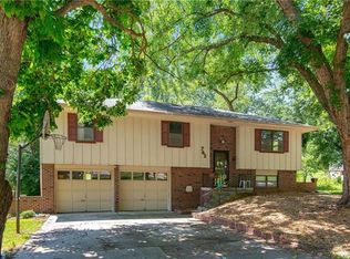 762 Sheidley Ave, Bonner Springs, KS 66012