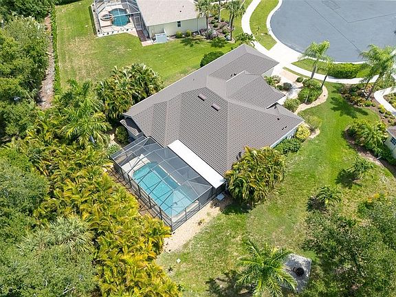 3rd image of 122 CLEAR LAKE DRIVE