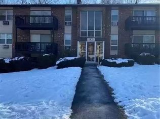 93 Balance Rock Rd APT 15, Seymour, CT 06483