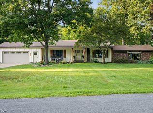 2391 Lyndon Dr, Uniontown, OH 44685