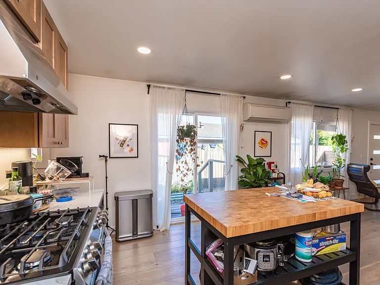 1740 G St #1740 — Photo 8