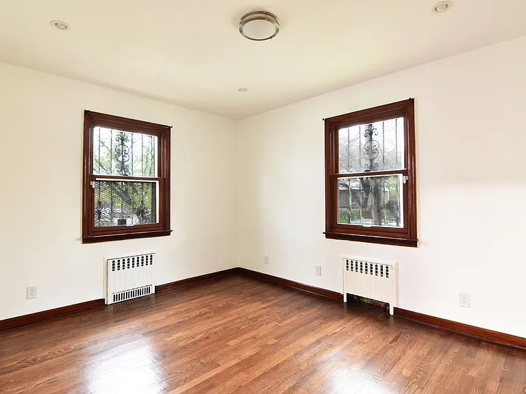 160-15 Cross Island Pkwy #1 — Photo 4