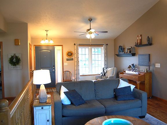 4th image of 4424 Loveland Dr