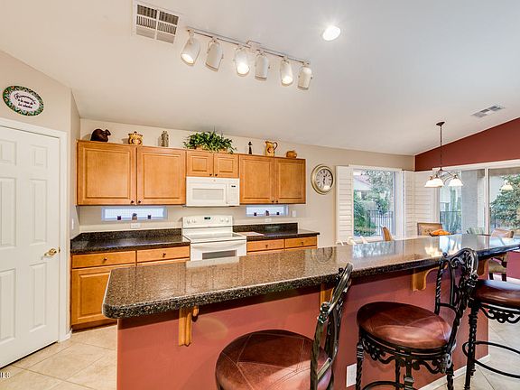 3rd image of 2403 E Antigua Dr