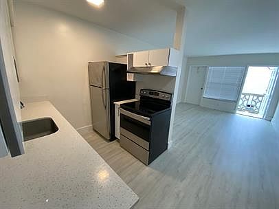 3rd image of 1638 Plunkett St APT 3
