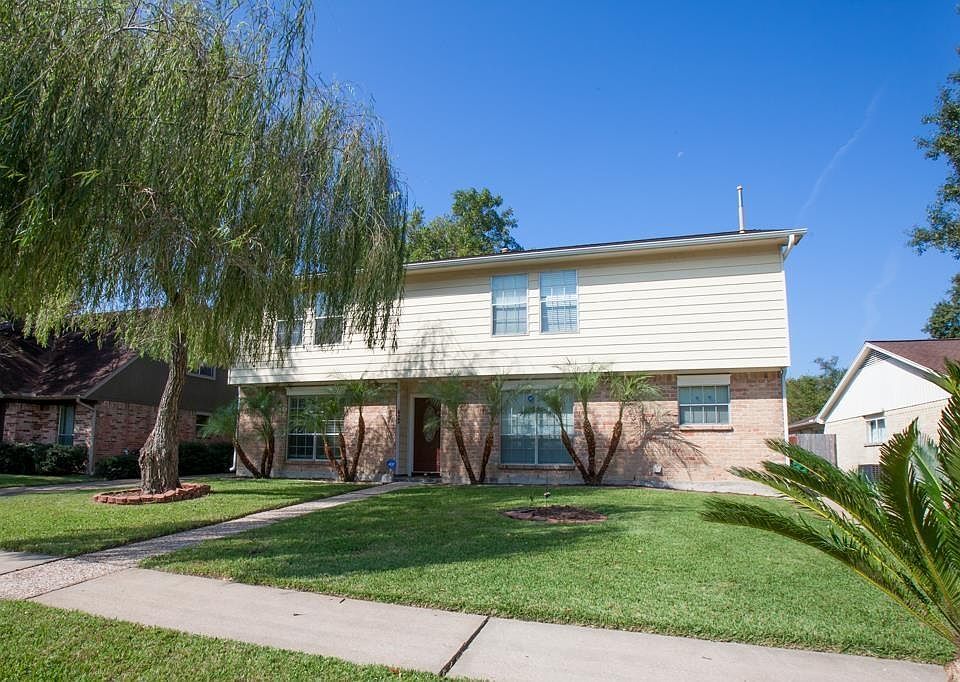 1st image of 15214 Woodhorn Dr
