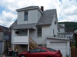 11 Willow Ln, Nesquehoning, PA 18240