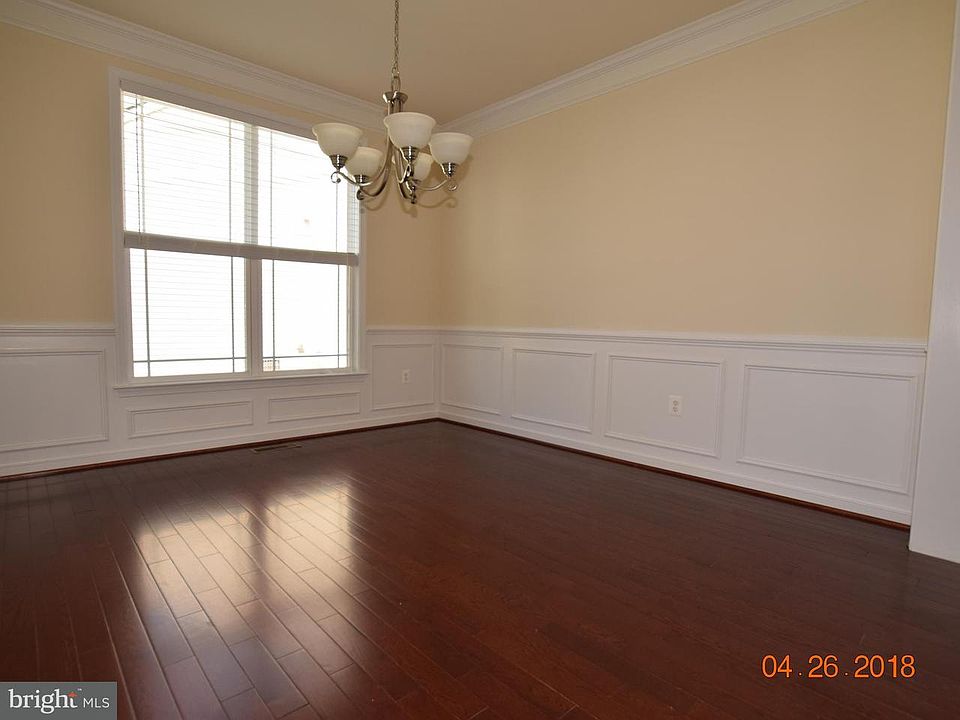 2nd image of 9 Aster Ln