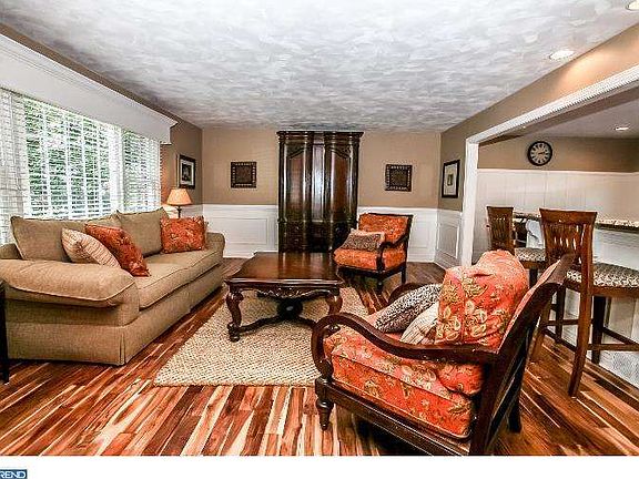 2nd image of 3323 Cross Country Dr