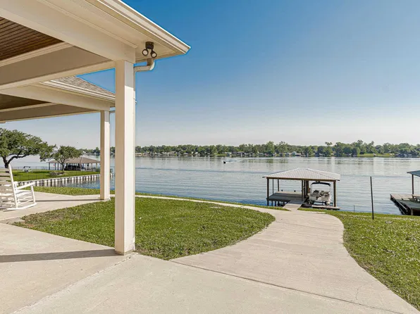 7700 False River Rd, Oscar, LA 70762
