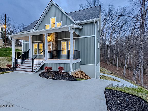 2nd image of 158 California Ave