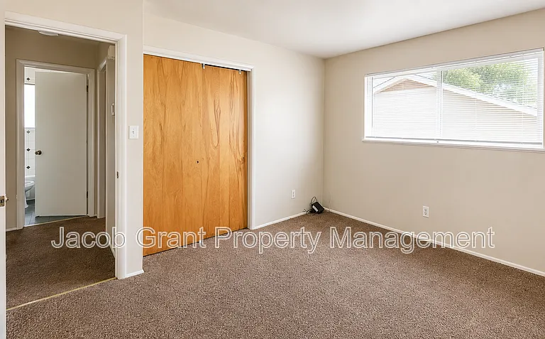 298 W 17th St #288 — Photo 7