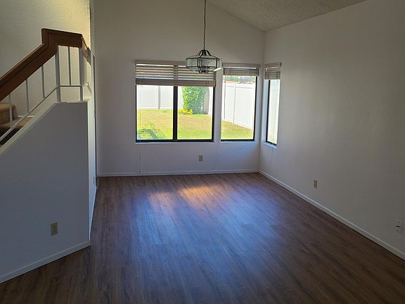 5th image of 39715 Wheatley Dr