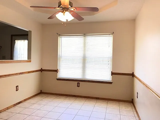 2986 Windsor Cir — Photo 8