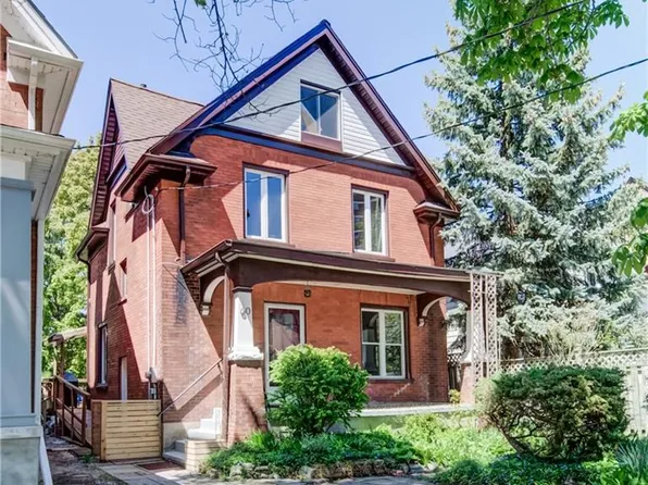 60 Francis St N, Kitchener, ON N2H 5B5