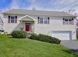 8022 Balsam Dr, Wonder Lake, IL 60097
