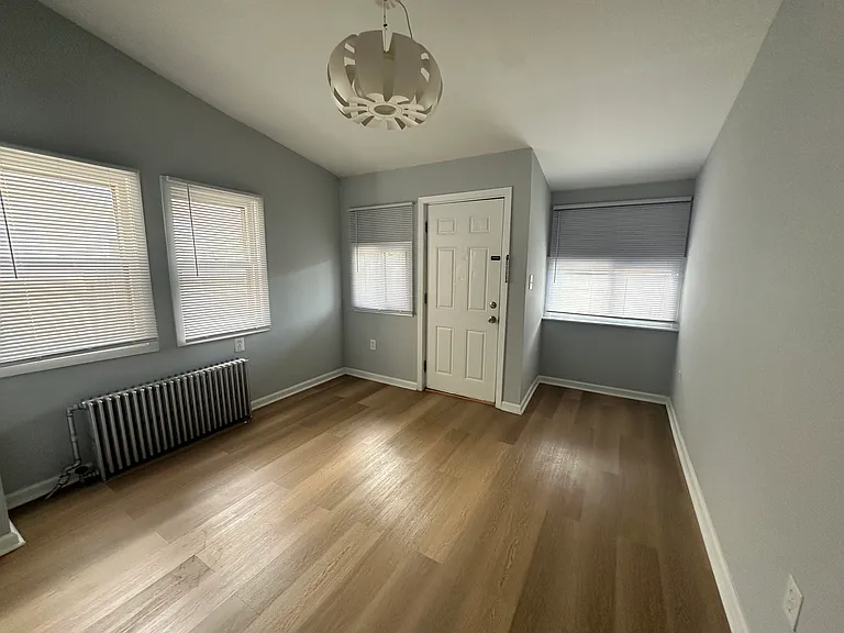 2714 Pratt St — Photo 9