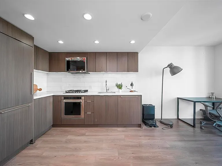 8189 Cambie St #2605 — Photo 2