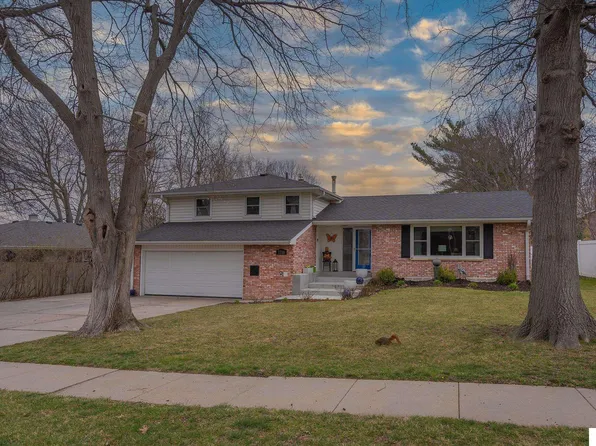 7710 Sandalwood Dr, Lincoln, NE 68510