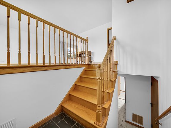 4th image of 773 Madelyn Dr