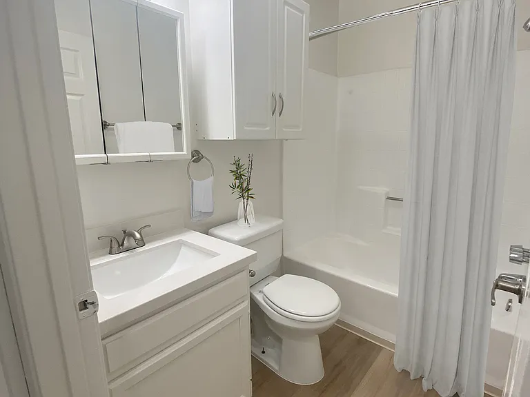 410 E Harvard Rd — Photo 8