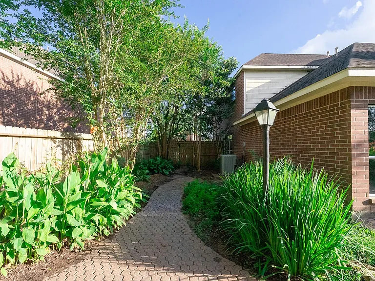 1709 Orlando St — Photo 45