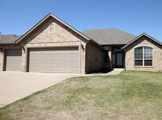7601 Harold Dr, Yukon, OK 73099