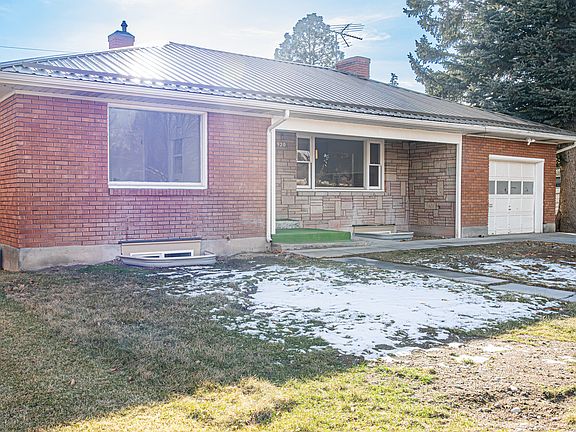 3rd image of 920 9th St #1