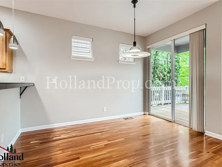 10823 SW Celeste Ln — Photo 5