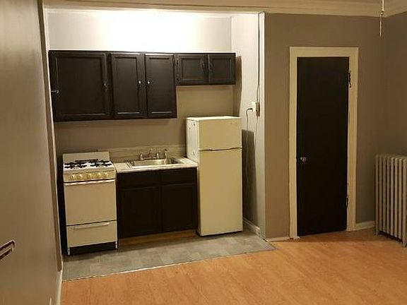 2nd image of 6423 W Touhy Ave APT 2D