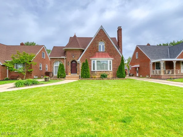 6808 Southington Dr, Parma, OH 44129