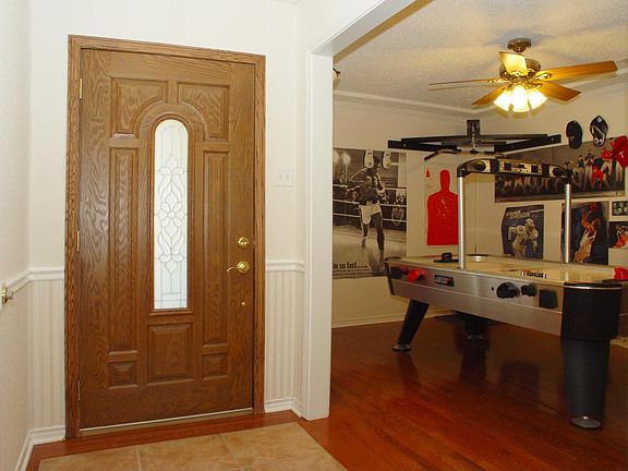 2nd image of 1705 Saint James Dr