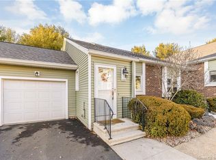 204 Sand Stone Dr UNIT 204, South Windsor, CT 06074