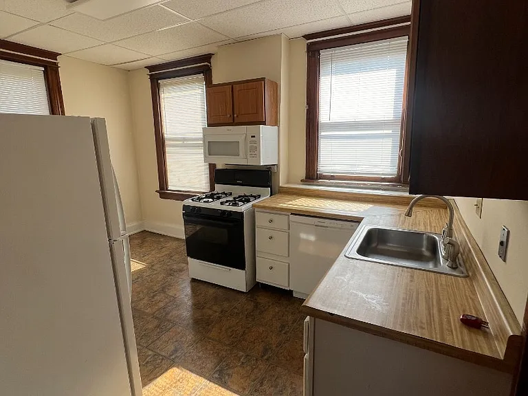 3020 Euclid Ave #3 — Photo 8