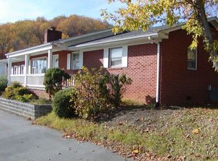 104 W Mountainview Rd, Johnson City, TN 37604