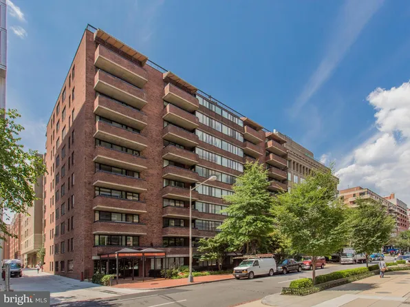 1140 23rd St NW APT 404, Washington, DC 20037